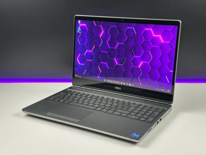 Dell Precision 7560 - procesor i7-11800H, 15.6" dotykowy ekran, RTX A2000. Profesjonalna stacja robocza do CAD, 3D i zaawansowanych zastosowań.