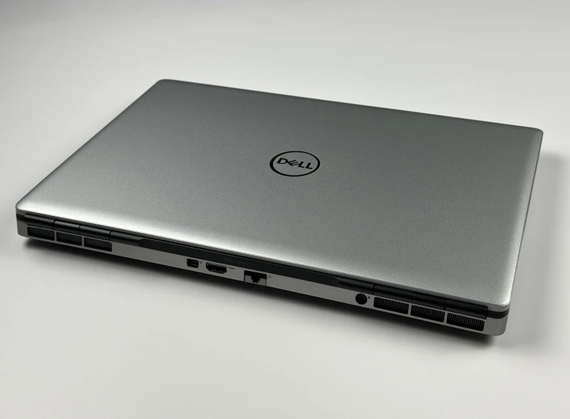 Dell Precision 7560 - procesor i7-11800H, 15.6" dotykowy ekran, RTX A2000. Profesjonalna stacja robocza do CAD, 3D i zaawansowanych zastosowań.