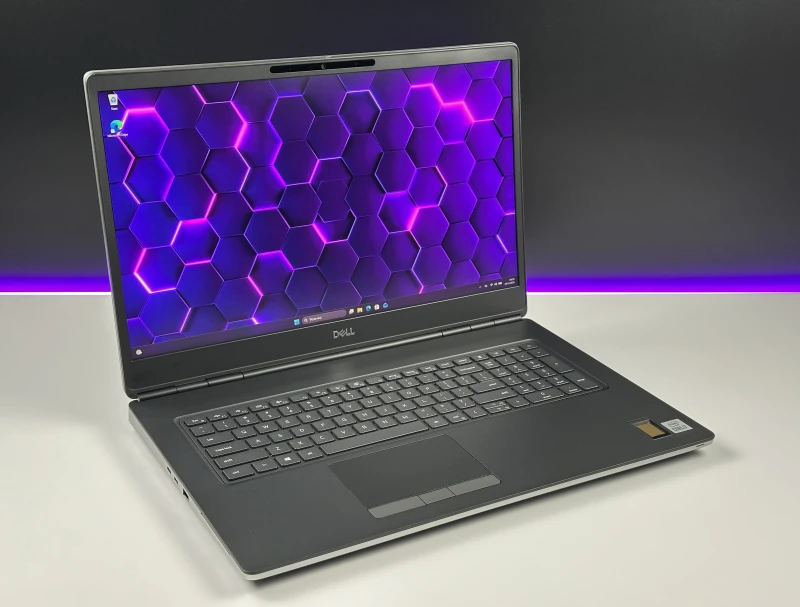 Dell Precision 7750 z i7-10850H i RTX3000 – profesjonalna stacja robocza stworzona do grafiki 3D, CAD i wymagających projektów inżynieryjnych.