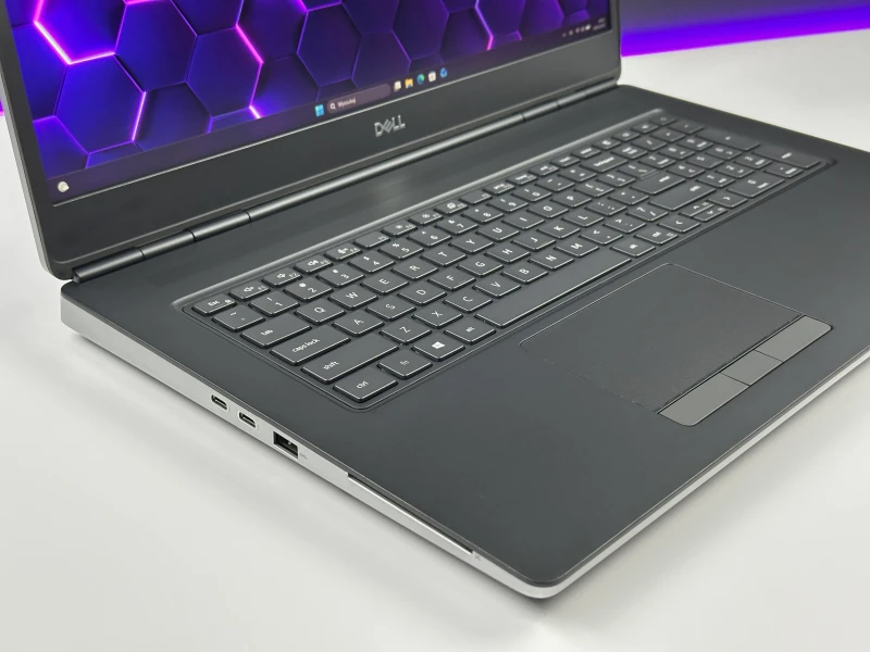 Dell Precision 7750 z i7-10850H i RTX3000 – profesjonalna stacja robocza stworzona do grafiki 3D, CAD i wymagających projektów inżynieryjnych.