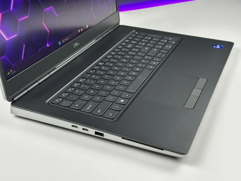Dell Precision 7760 i7-11850H, RTX A3000, matryca 17,3" 4K 120Hz – mobilna stacja robocza do CAD, 3D i zaawansowanych projektów z klawiaturą US.