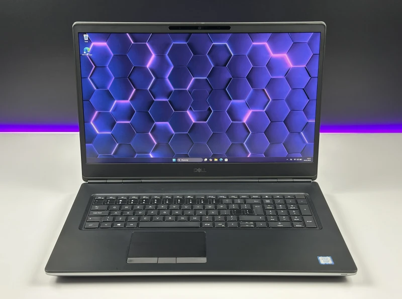 Dell Precision 7750 Xeon W-10885M, 17.3", RTX 5000 – stacja robocza do CAD, renderingu, modelowania 3D, inżynierii i profesjonalnych projektów.