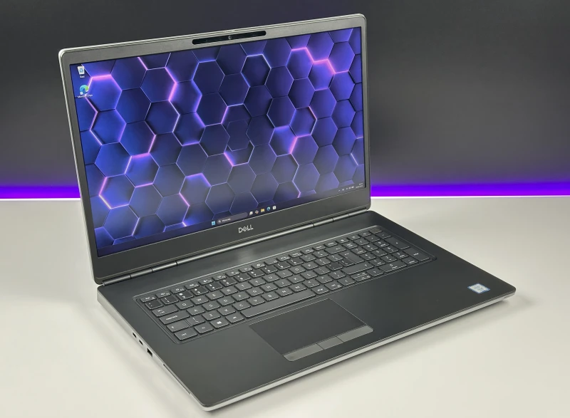 Dell Precision 7750 Xeon W-10885M, 17.3", RTX 5000 – stacja robocza do CAD, renderingu, modelowania 3D, inżynierii i profesjonalnych projektów.