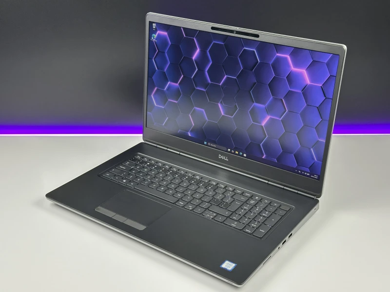 Dell Precision 7750 Xeon W-10885M, 17.3", RTX 5000 – stacja robocza do CAD, renderingu, modelowania 3D, inżynierii i profesjonalnych projektów.
