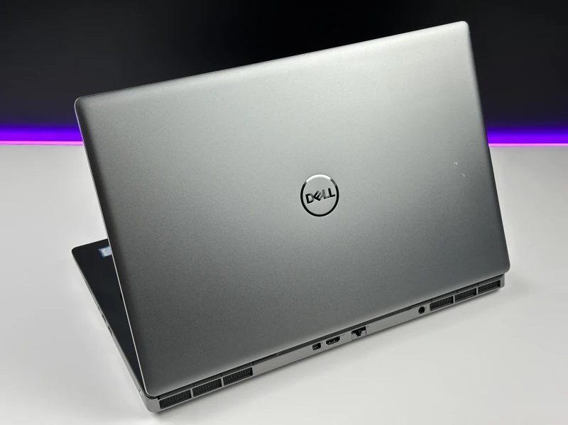 Dell Precision 7750 Xeon W-10885M, 17.3", RTX 5000 – stacja robocza do CAD, renderingu, modelowania 3D, inżynierii i profesjonalnych projektów.