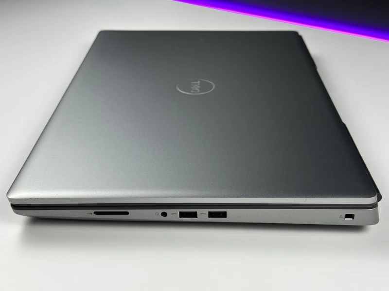 Dell Precision 7750 Xeon W-10885M, 17.3", RTX 5000 – stacja robocza do CAD, renderingu, modelowania 3D, inżynierii i profesjonalnych projektów.