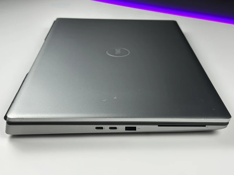 Dell Precision 7750 Xeon W-10885M, 17.3", RTX 5000 – stacja robocza do CAD, renderingu, modelowania 3D, inżynierii i profesjonalnych projektów.