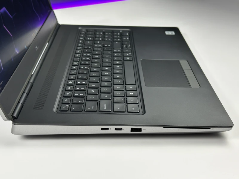 Dell Precision 7750 i7-10850H, 17.3", RTX 3000 – stacja robocza do CAD, grafiki, renderingu, AutoCAD, modelowania 3D i projektów inżynieryjnych.