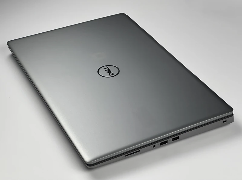 Dell Precision 7750 i7-10850H, 17.3", RTX 3000 – stacja robocza do CAD, grafiki, renderingu, AutoCAD, modelowania 3D i projektów inżynieryjnych.