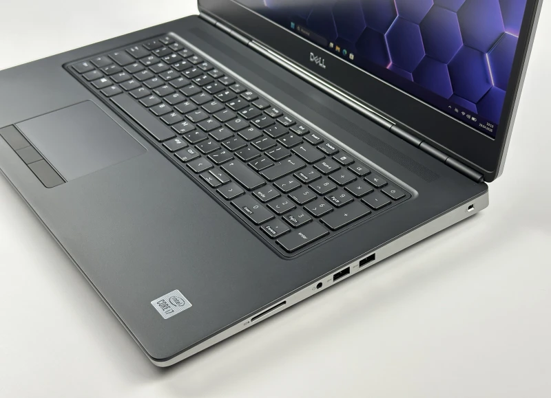 Dell Precision 7750 z i7-10850H i RTX4000 – profesjonalna stacja robocza stworzona do grafiki 3D, CAD i wymagających projektów inżynieryjnych.