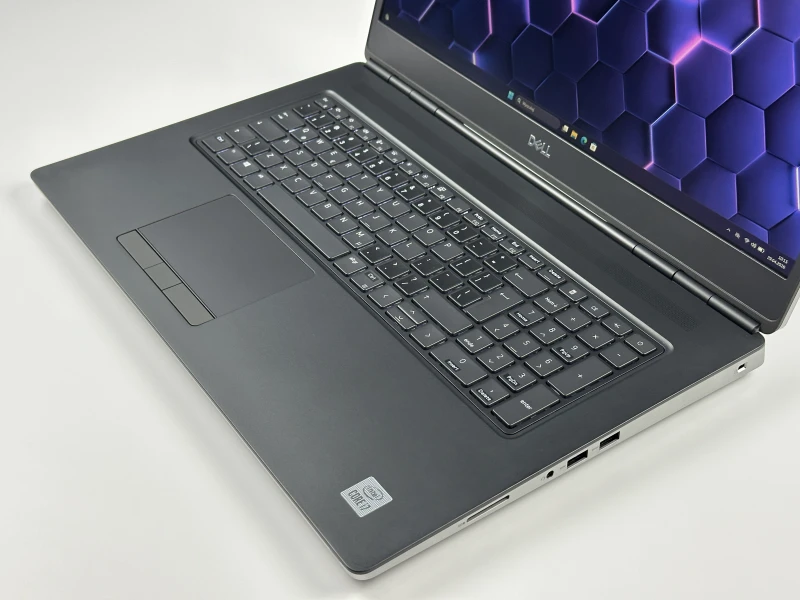 Dell Precision 7750 z i7-10850H i RTX4000 – profesjonalna stacja robocza stworzona do grafiki 3D, CAD i wymagających projektów inżynieryjnych.