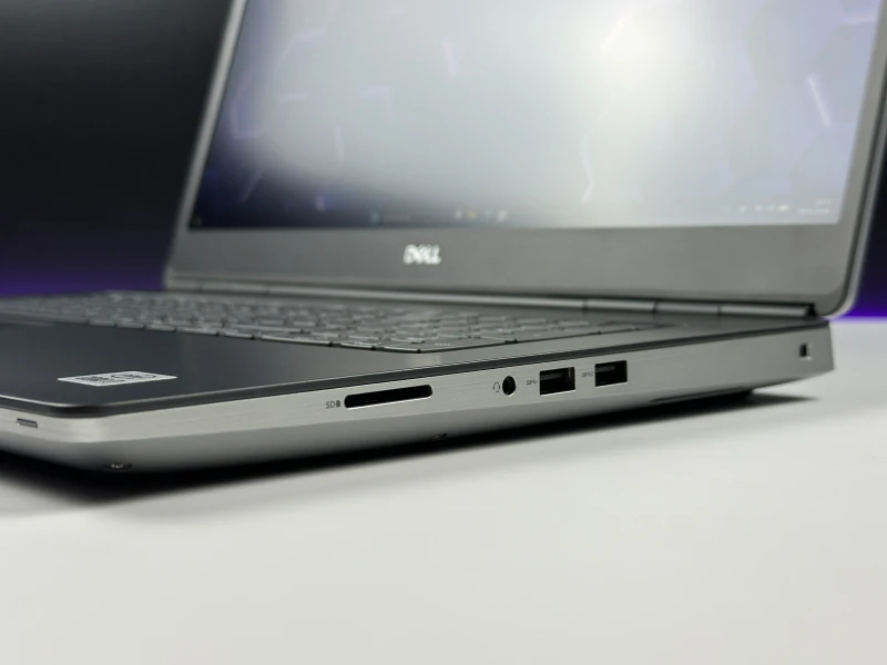 Dell Precision 7750 z i7-10850H i RTX4000 – profesjonalna stacja robocza stworzona do grafiki 3D, CAD i wymagających projektów inżynieryjnych.