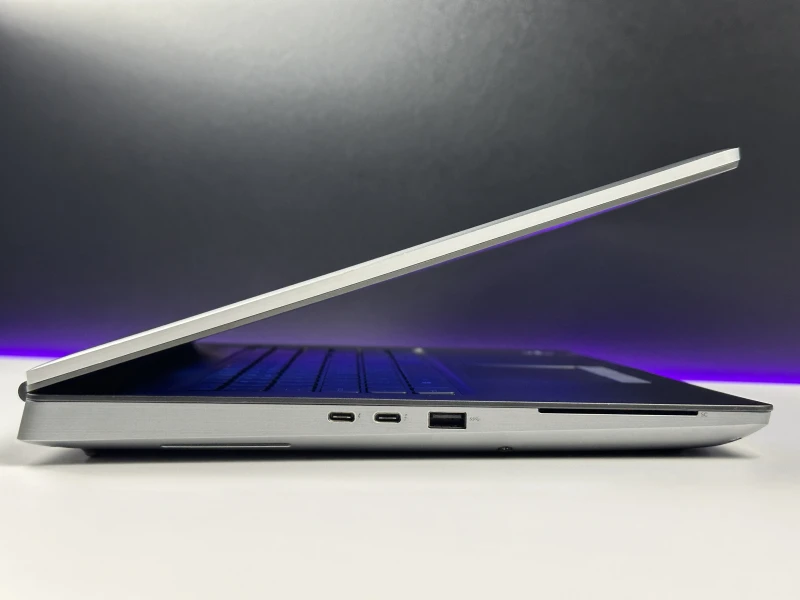 Dell Precision 7760 - procesor Xeon W-11855M, ekran 17.3" FHD, RTX A4000. Wydajna stacja robocza z czytnikiem linii papilarnych do CAD i 3D.