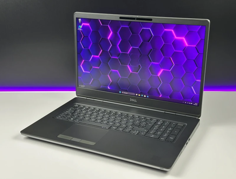 Dell Precision 7750 Xeon W-10885M, 17.3", RTX 5000 – stacja robocza do CAD, renderingu, modelowania 3D, inżynierii i profesjonalnych projektów.