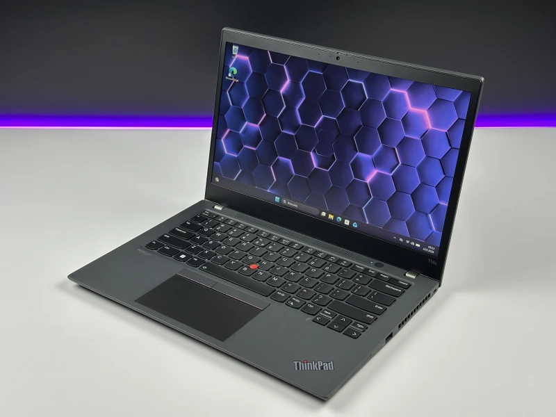 Lenovo ThinkPad T14s Gen 2 - i5-1145G7, ekran 14" FHD. Lekki ultrabook biznesowy z klawiaturą US (QWERTY PL), idealny do pracy mobilnej i biura.