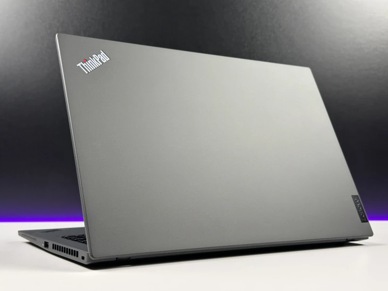 Lenovo ThinkPad T14s Gen 2 - i5-1145G7, ekran 14" FHD. Lekki ultrabook biznesowy z klawiaturą US (QWERTY PL), idealny do pracy mobilnej i biura.