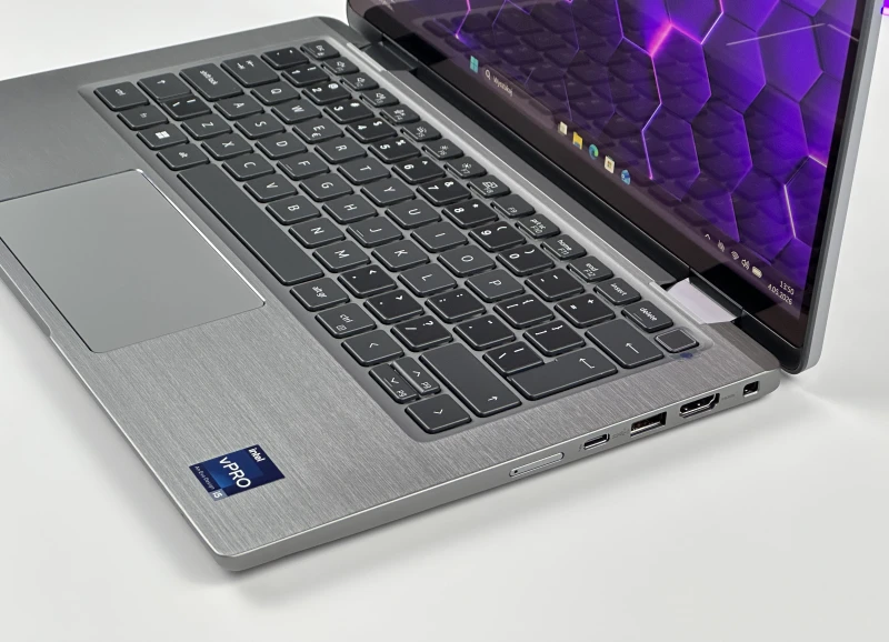 Dell Latitude 7330 2in1 - i5-1245U, 13.3" FHD dotykowy. Biznesowy laptop z LTE, Smart Card i czytnikiem linii papilarnych – idealny do pracy mobilnej.