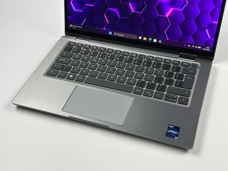 Dell Latitude 7330 2in1 - i5-1245U, 13.3" FHD dotykowy. Biznesowy laptop z LTE, Smart Card i czytnikiem linii papilarnych – idealny do pracy mobilnej.