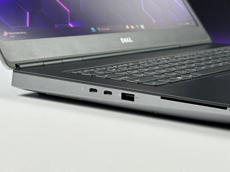 Dell Precision 7760 - i9-11950H, ekran 17.3" 4K UHD 120Hz, RTX A4000. Wydajna stacja robocza do CAD i 3D, stworzona do zaawansowanej pracy.
