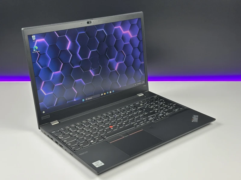 Lenovo ThinkPad P15s Gen 1 - i7-10610U, 15.6" FHD, Quadro P520. Mobilny laptop z LTE do pracy w terenie, łączący wydajność i mobilność.
