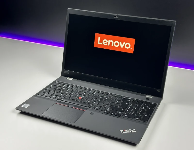 Lenovo ThinkPad P15s Gen 1 - i7-10610U, 15.6" FHD, Quadro P520. Mobilny laptop z LTE do pracy w terenie, łączący wydajność i mobilność.