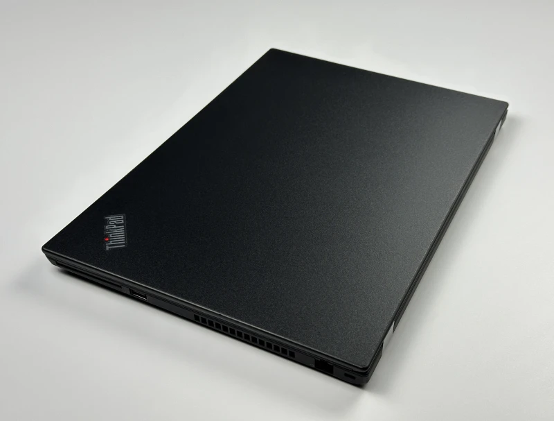 Lenovo ThinkPad P15s Gen 1 - i7-10610U, 15.6" FHD, Quadro P520. Mobilny laptop z LTE do pracy w terenie, łączący wydajność i mobilność.