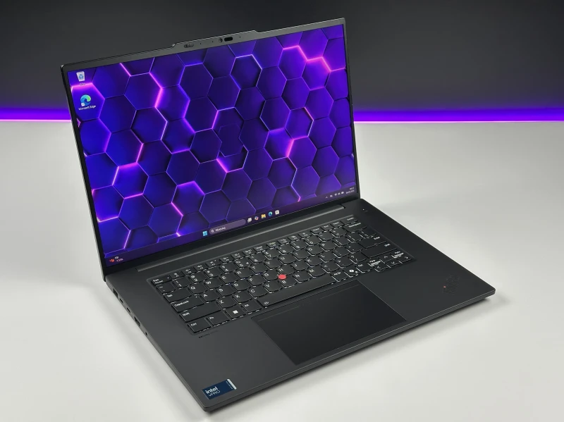 Lenovo ThinkPad P1 Gen 7 procesor Ultra 9 185H, 64GB CAMM2, RTX 2000 Ada, 16" FHD+ – topowa mobilna stacja robocza z Wi-Fi 7 i klawiaturą US.