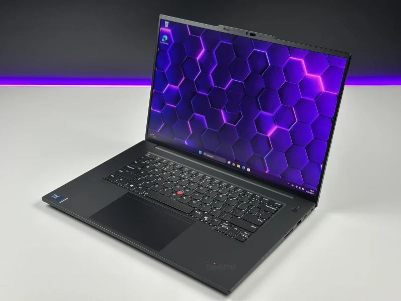 Lenovo ThinkPad P1 Gen 7 procesor Ultra 9 185H, 64GB CAMM2, RTX 2000 Ada, 16" FHD+ – topowa mobilna stacja robocza z Wi-Fi 7 i klawiaturą US.