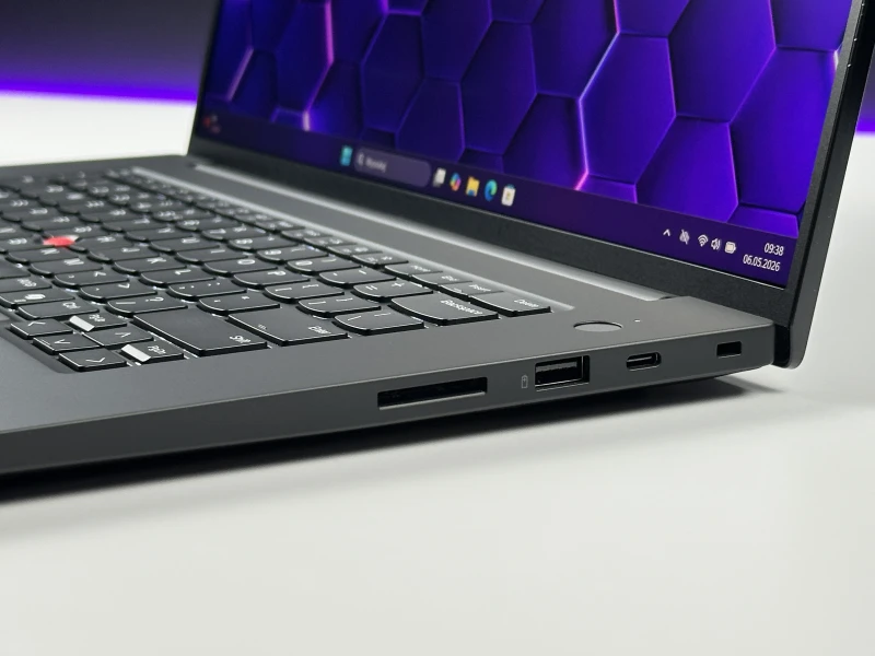 Lenovo ThinkPad P1 Gen 7 procesor Ultra 9 185H, 64GB CAMM2, RTX 2000 Ada, 16" FHD+ – topowa mobilna stacja robocza z Wi-Fi 7 i klawiaturą US.