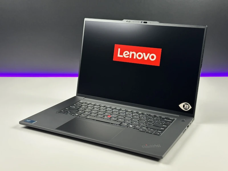 Lenovo ThinkPad P1 Gen 7 procesor Ultra 9 185H, 64GB CAMM2, RTX 2000 Ada, 16" FHD+ – topowa mobilna stacja robocza z Wi-Fi 7 i klawiaturą US.