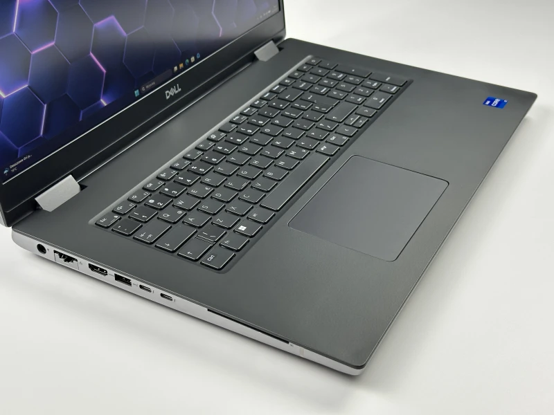 Dell Precision 7770 - i7-12850HX, 17.3" FHD, RTX 3080 Ti (16GB!), pamięć DDR5. Topowa stacja robocza do 3D, CAD i wymagających projektów.