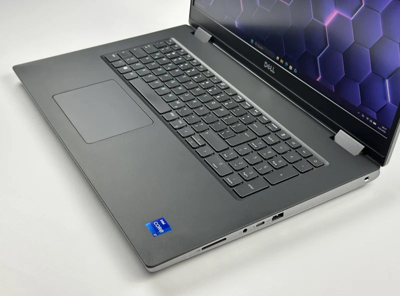 Dell Precision 7770 - i7-12850HX, 17.3" FHD, RTX 3080 Ti (16GB!), pamięć DDR5. Topowa stacja robocza do 3D, CAD i wymagających projektów.