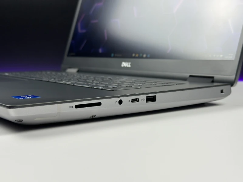 Dell Precision 7770 - i7-12850HX, 17.3" FHD, RTX 3080 Ti (16GB!), pamięć DDR5. Topowa stacja robocza do 3D, CAD i wymagających projektów.