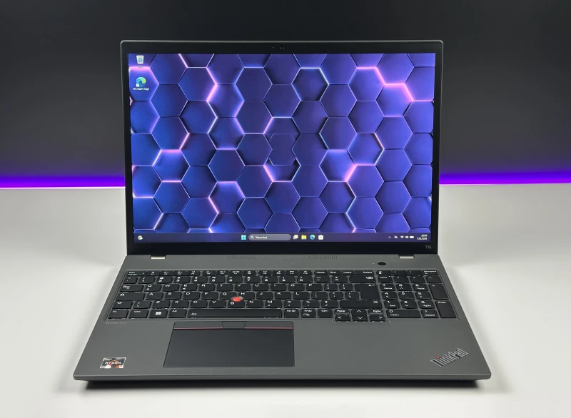 Lenovo ThinkPad T16 Gen 2 - Ryzen 5 7540U, 16" FHD+, LTE. Nowoczesny laptop biznesowy do pracy mobilnej z dużą przestrzenią roboczą.