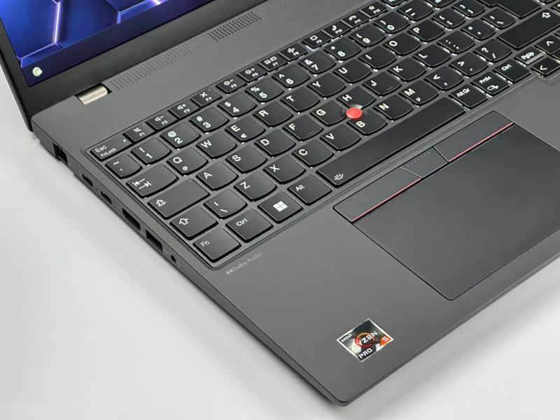 Lenovo ThinkPad T16 Gen 2 - Ryzen 5 7540U, 16" FHD+, LTE. Nowoczesny laptop biznesowy do pracy mobilnej z dużą przestrzenią roboczą.