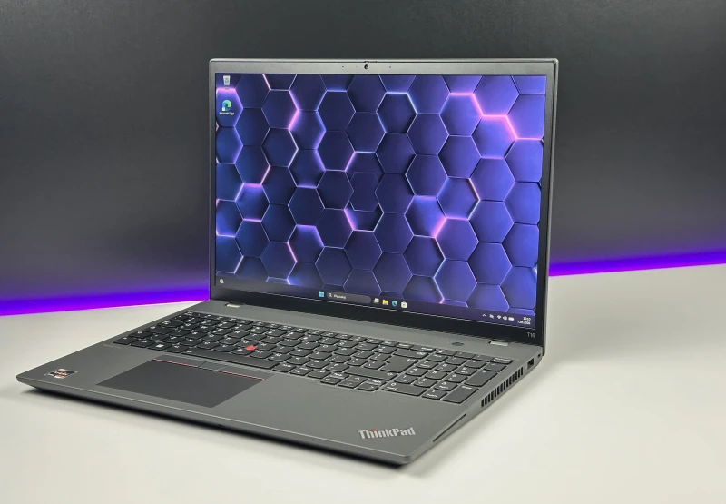 Lenovo ThinkPad T16 Gen 2 - Ryzen 5 7540U, 16" FHD+, LTE. Nowoczesny laptop biznesowy do pracy mobilnej z dużą przestrzenią roboczą.