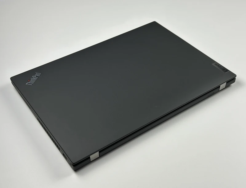 Lenovo ThinkPad T16 Gen 2 - Ryzen 5 7540U, 16" FHD+, LTE. Nowoczesny laptop biznesowy do pracy mobilnej z dużą przestrzenią roboczą.