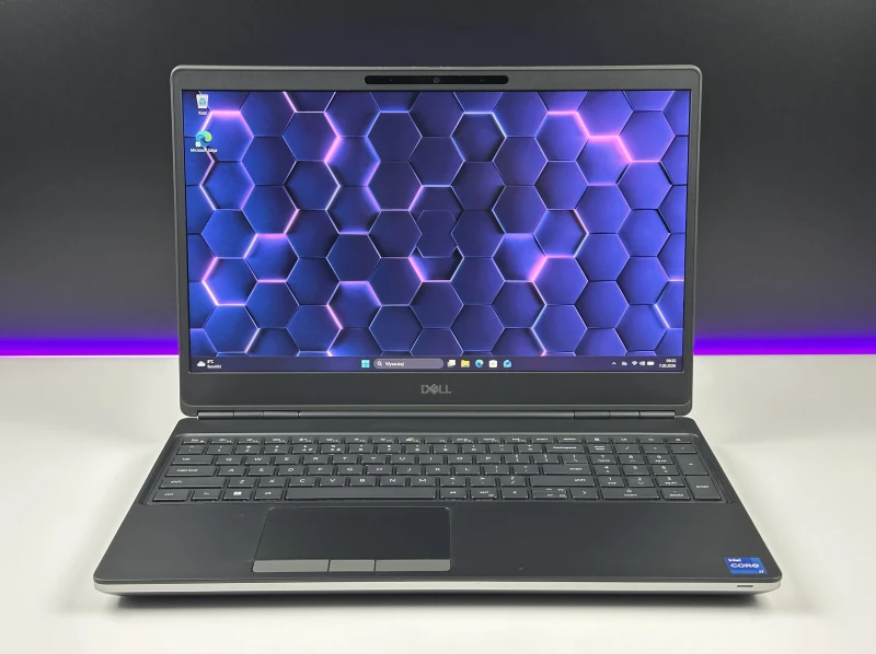 Dell Precision 7560 - i7-11850H, 15.6", RTX A2000. Profesjonalna stacja robocza z klawiaturą US do projektowania i zaawansowanej pracy graficznej.