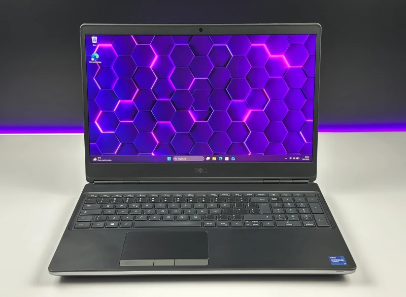 Dell Precision 7560 - mobilna moc zamknięta w solidnej obudowie – i7-11850H, RTX A3000 i ekran FHD dla tych, którzy pracują na najwyższym poziomie.