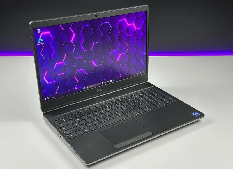 Dell Precision 7560 - mobilna moc zamknięta w solidnej obudowie – i7-11850H, RTX A3000 i ekran FHD dla tych, którzy pracują na najwyższym poziomie.