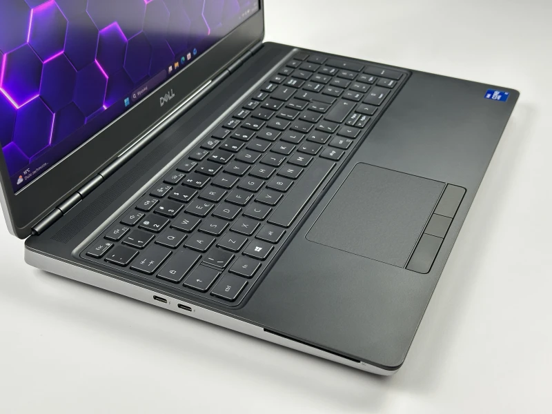 Dell Precision 7560 - mobilna moc zamknięta w solidnej obudowie – i7-11850H, RTX A3000 i ekran FHD dla tych, którzy pracują na najwyższym poziomie.