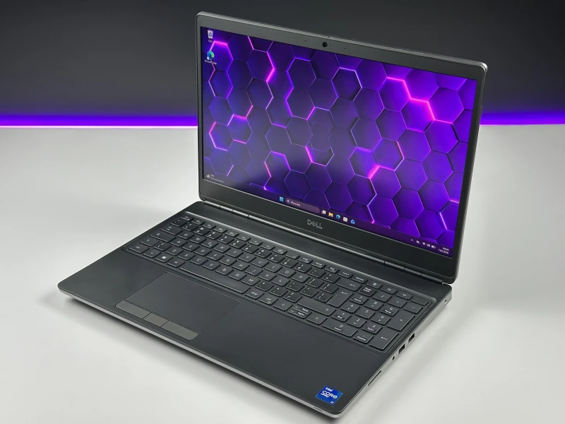 Dell Precision 7560 - mobilna moc zamknięta w solidnej obudowie – i7-11850H, RTX A3000 i ekran FHD dla tych, którzy pracują na najwyższym poziomie.