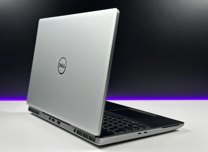 Dell Precision 7560 - mobilna moc zamknięta w solidnej obudowie – i7-11850H, RTX A3000 i ekran FHD dla tych, którzy pracują na najwyższym poziomie.
