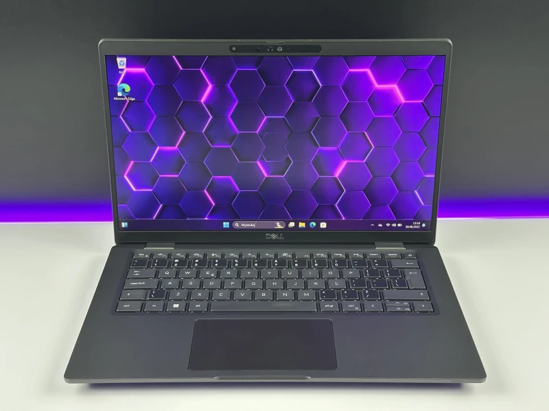 Dell Latitude 7430 - i7-1265U, 32GB RAM. Lekki ultrabook biznesowy z obudową Carbon, stworzony do intensywnej pracy mobilnej i wielozadaniowości.