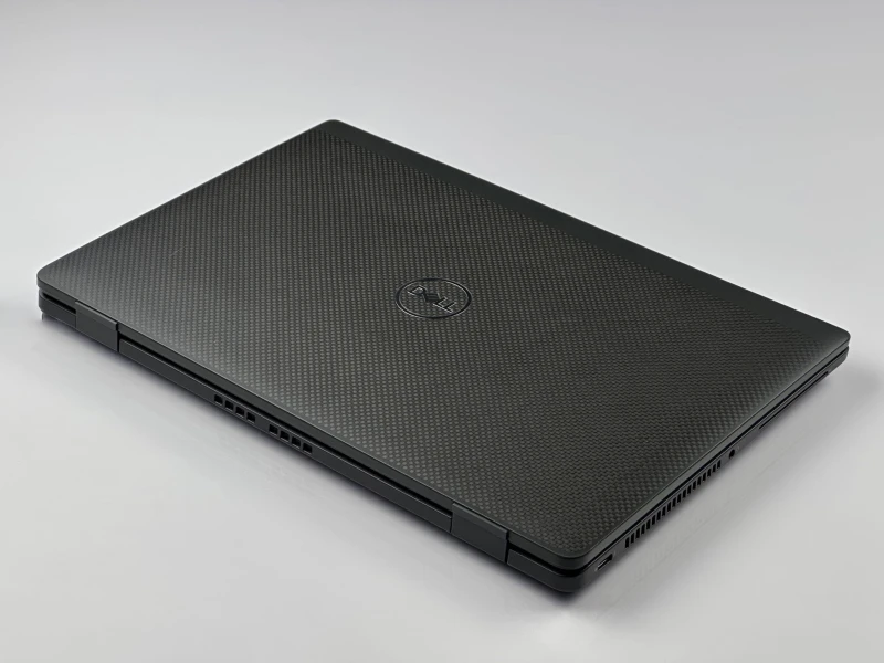 Dell Latitude 7430 - i7-1265U, 32GB RAM. Lekki ultrabook biznesowy z obudową Carbon, stworzony do intensywnej pracy mobilnej i wielozadaniowości.