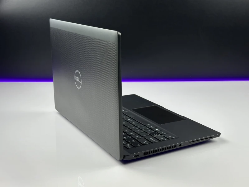 Dell Latitude 7430 - i7-1265U, 32GB RAM. Lekki ultrabook biznesowy z obudową Carbon, stworzony do intensywnej pracy mobilnej i wielozadaniowości.