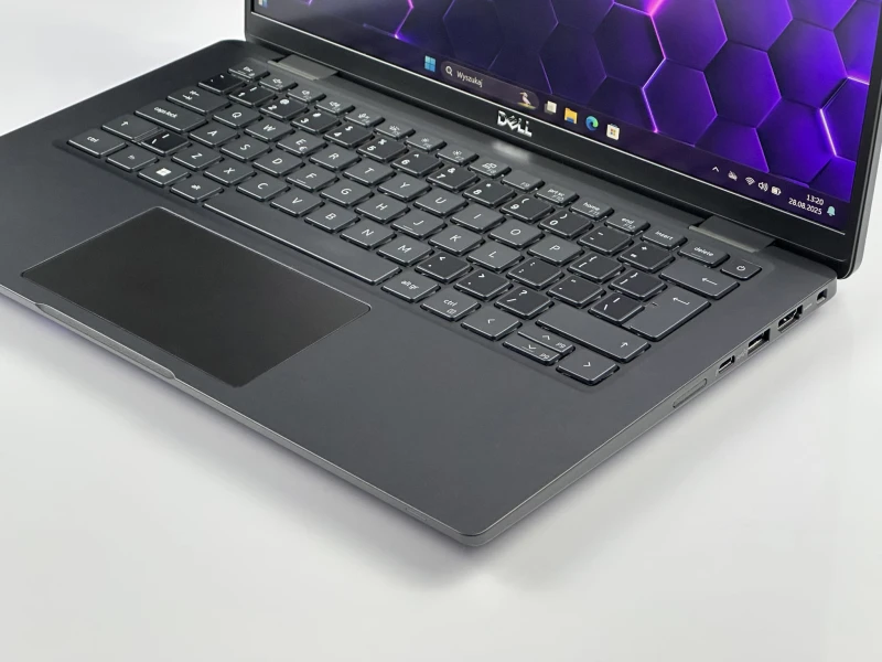 Dell-Latitude-7430---i7-1265U,-32GB-RAM.-Lekki-ultrabook-biznesowy-z-obudowa-Carbon,-stworzony-do-intensywnej-pracy-mobilnej-i-wielozadaniowosci..jpg
