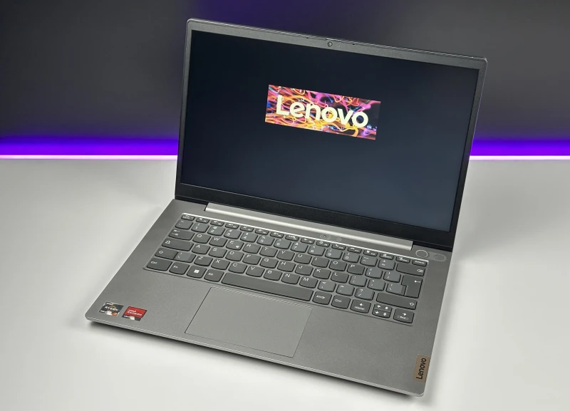 Lenovo ThinkBook 14 G3 ACL - procesor Ryzen 7 5700U, 36GB/512GB – wydajny laptop biznesowy z Radeon Graphics i czytnikiem linii papilarnych.
