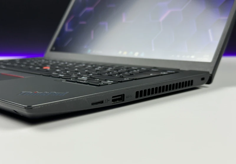 Lenovo ThinkPad L14 Gen 4 - nowoczesny laptop biznesowy z wydajnym procesorem Intel 13. generacji, idealny do pracy biurowej i mobilnej.
