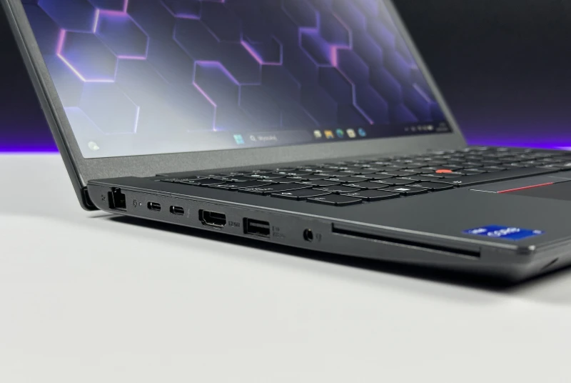 Lenovo ThinkPad L14 Gen 4 - nowoczesny laptop biznesowy z wydajnym procesorem Intel 13. generacji, idealny do pracy biurowej i mobilnej.